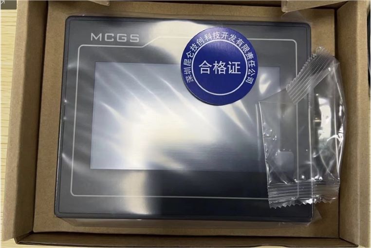 壓條機(jī)使用的觸摸屏型號是 ：TPC4013Cl（通開孔）、TOC4013Cd(顯控開孔）